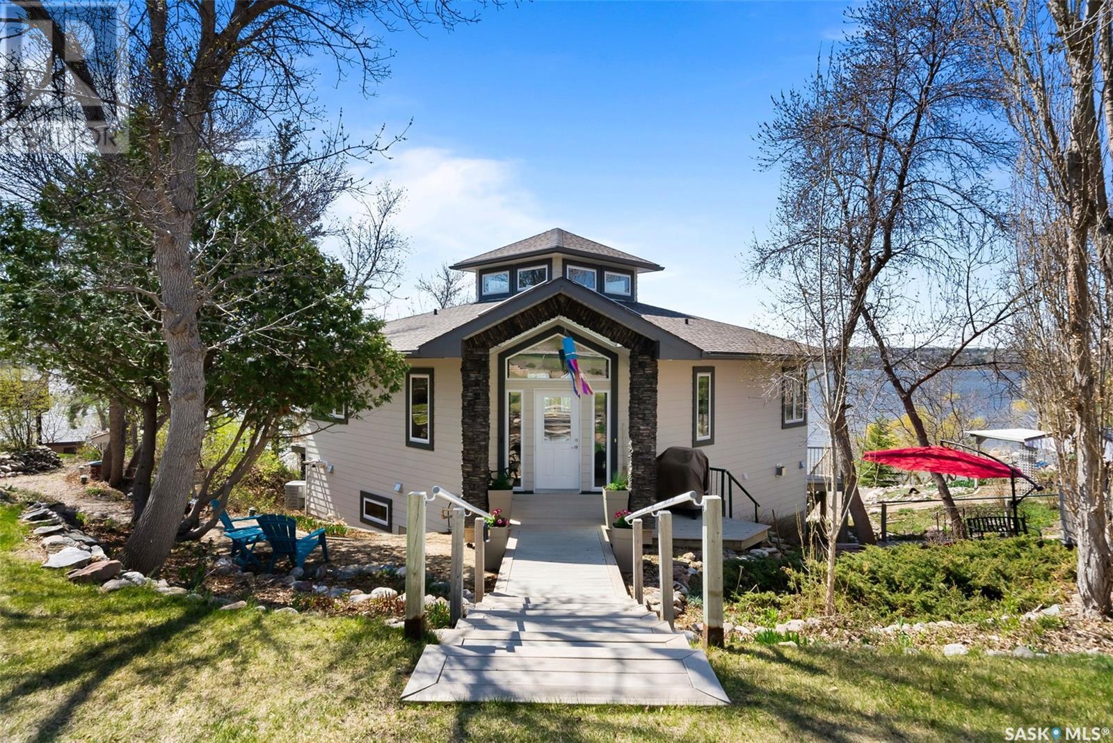 Property at 113 & 115 Lakeshore DRIVE image 2
