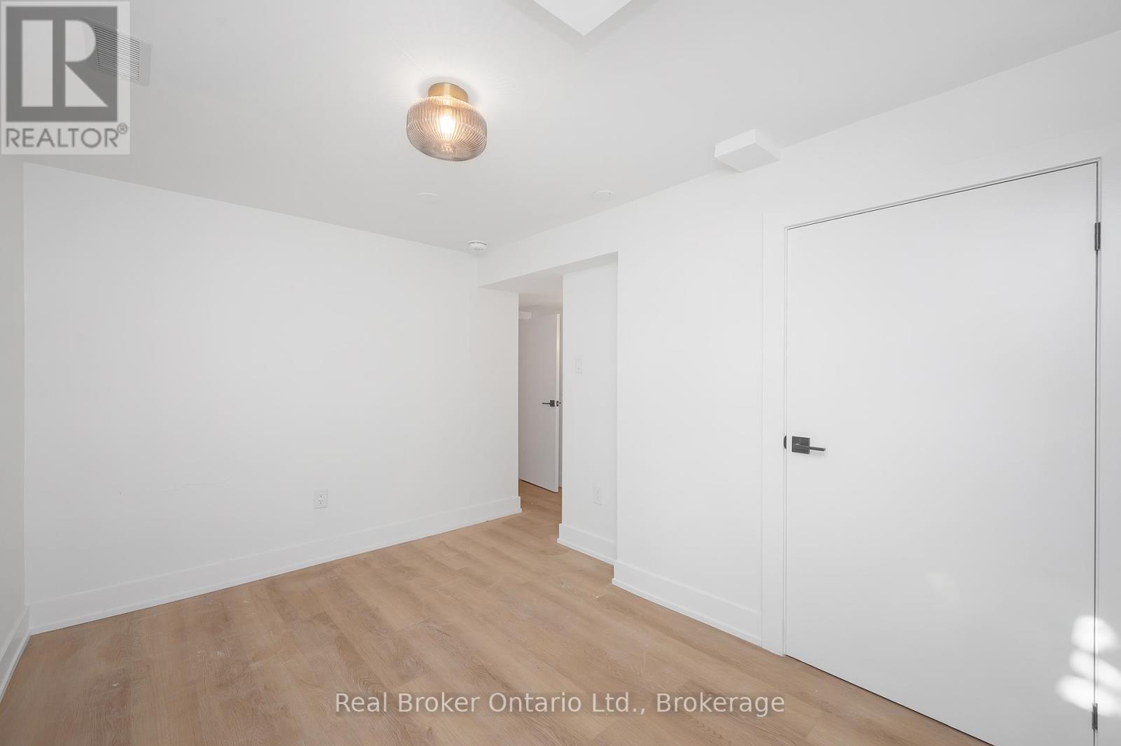 Lower Level - 39 Westminster Avenue, Hamilton, Ontario  L9C 4L8 - Photo 14 - X12138534