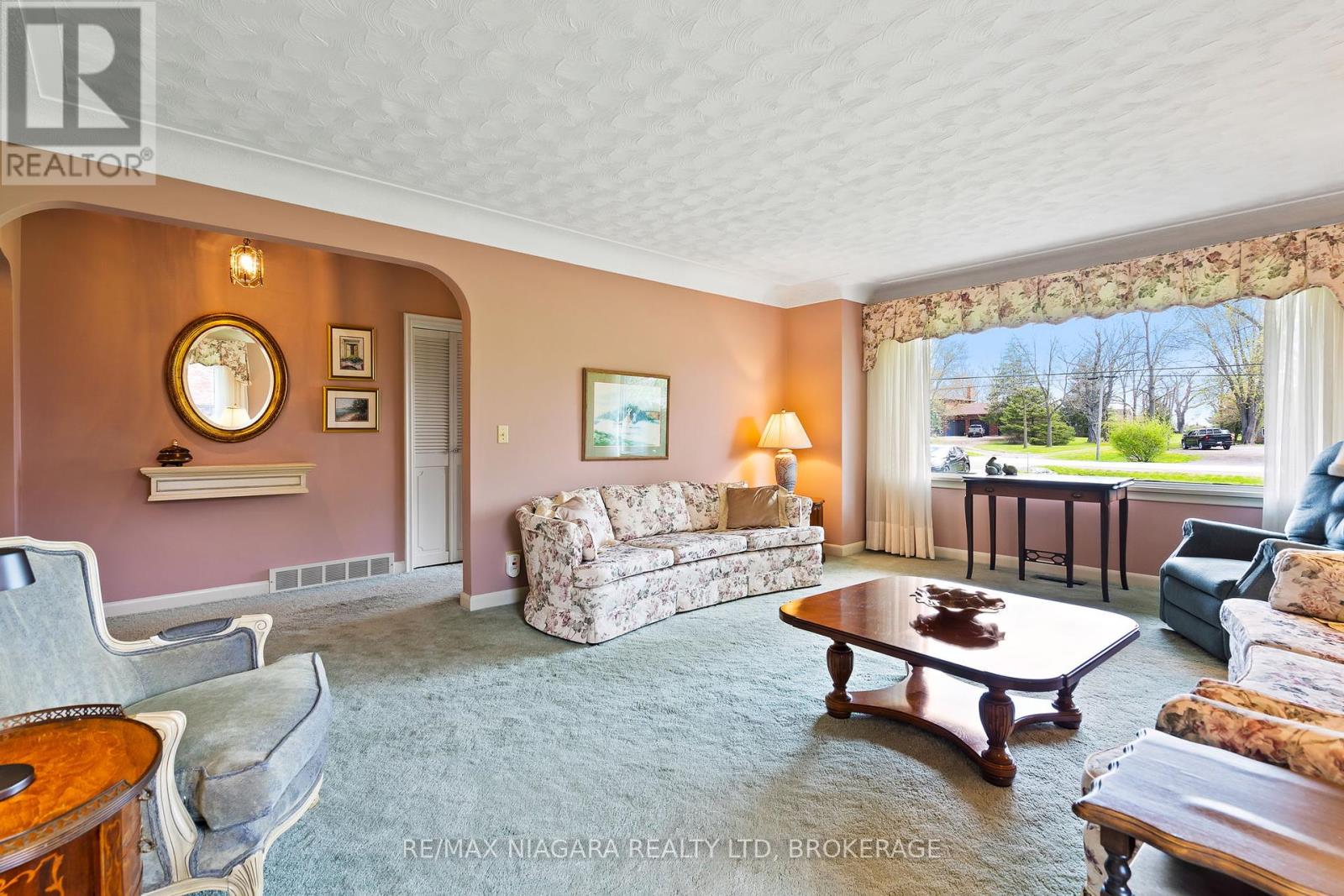 11692 Burnaby Road, Wainfleet, Ontario  L0S 1V0 - Photo 8 - X12138475