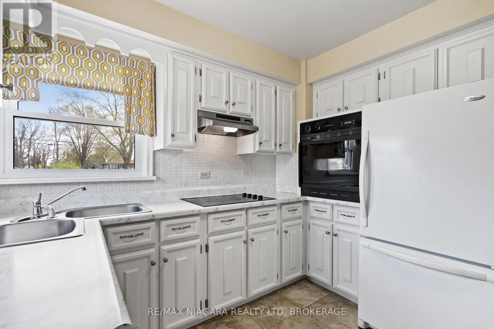 11692 Burnaby Road, Wainfleet, Ontario  L0S 1V0 - Photo 9 - X12138475