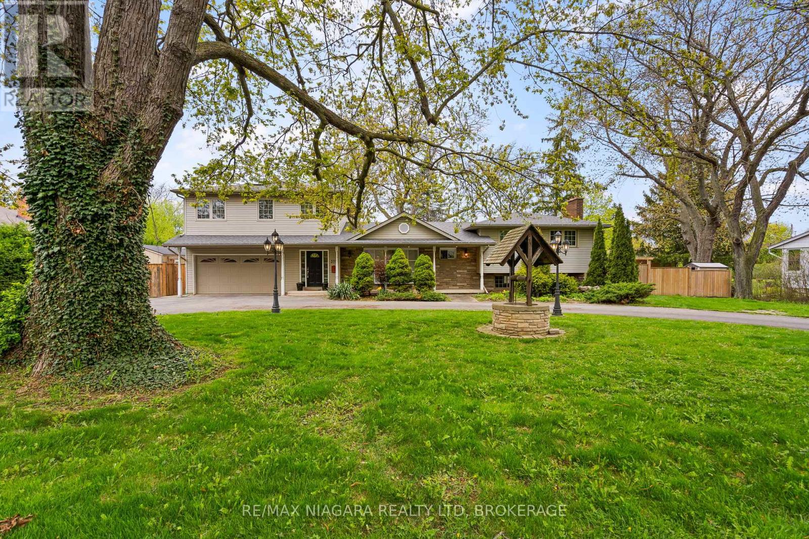 Property at 375 MISSISSAUGA STREET N image 1