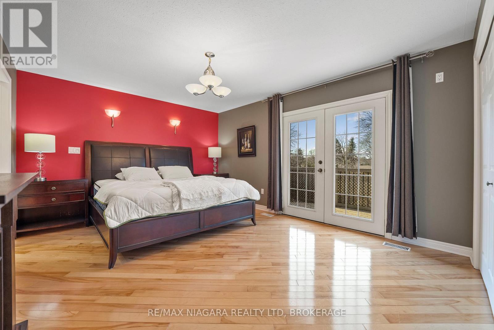 375 Mississauga Street N, Niagara-On-The-Lake, Ontario  L0S 1J0 - Photo 13 - X12138521