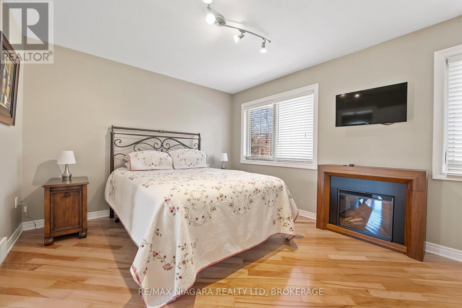 375 Mississauga Street N, Niagara-On-The-Lake, Ontario  L0S 1J0 - Photo 15 - X12138521