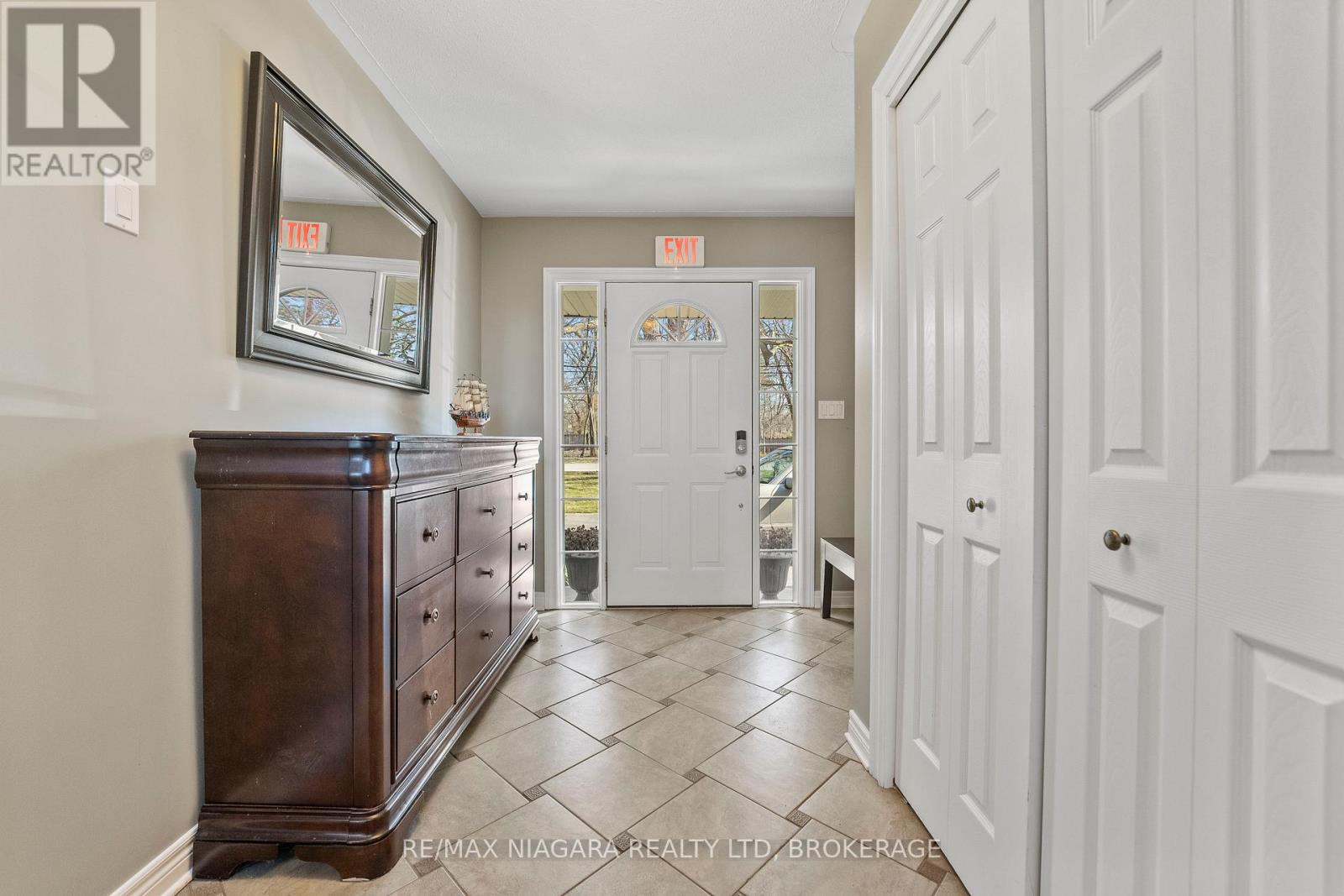 Property at 375 MISSISSAUGA STREET N image 4