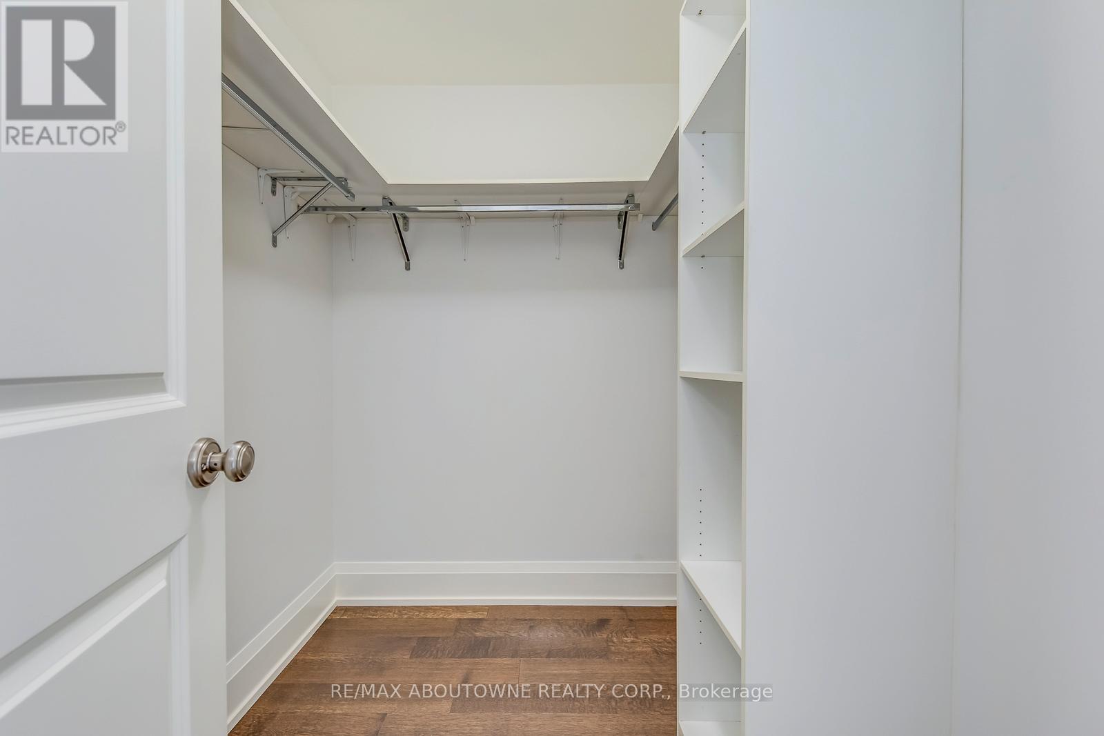 629 - 1 Old Mill Drive, Toronto, Ontario  M6S 0A1 - Photo 23 - W12138233