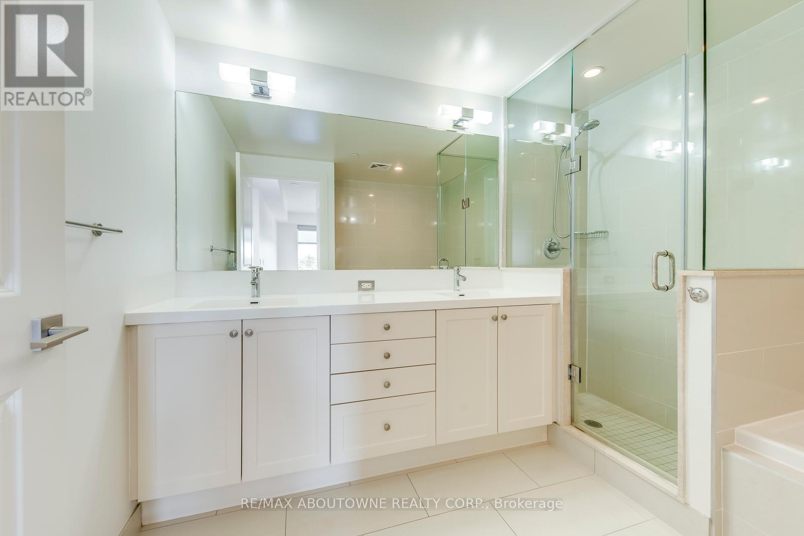 629 - 1 Old Mill Drive, Toronto, Ontario  M6S 0A1 - Photo 24 - W12138233