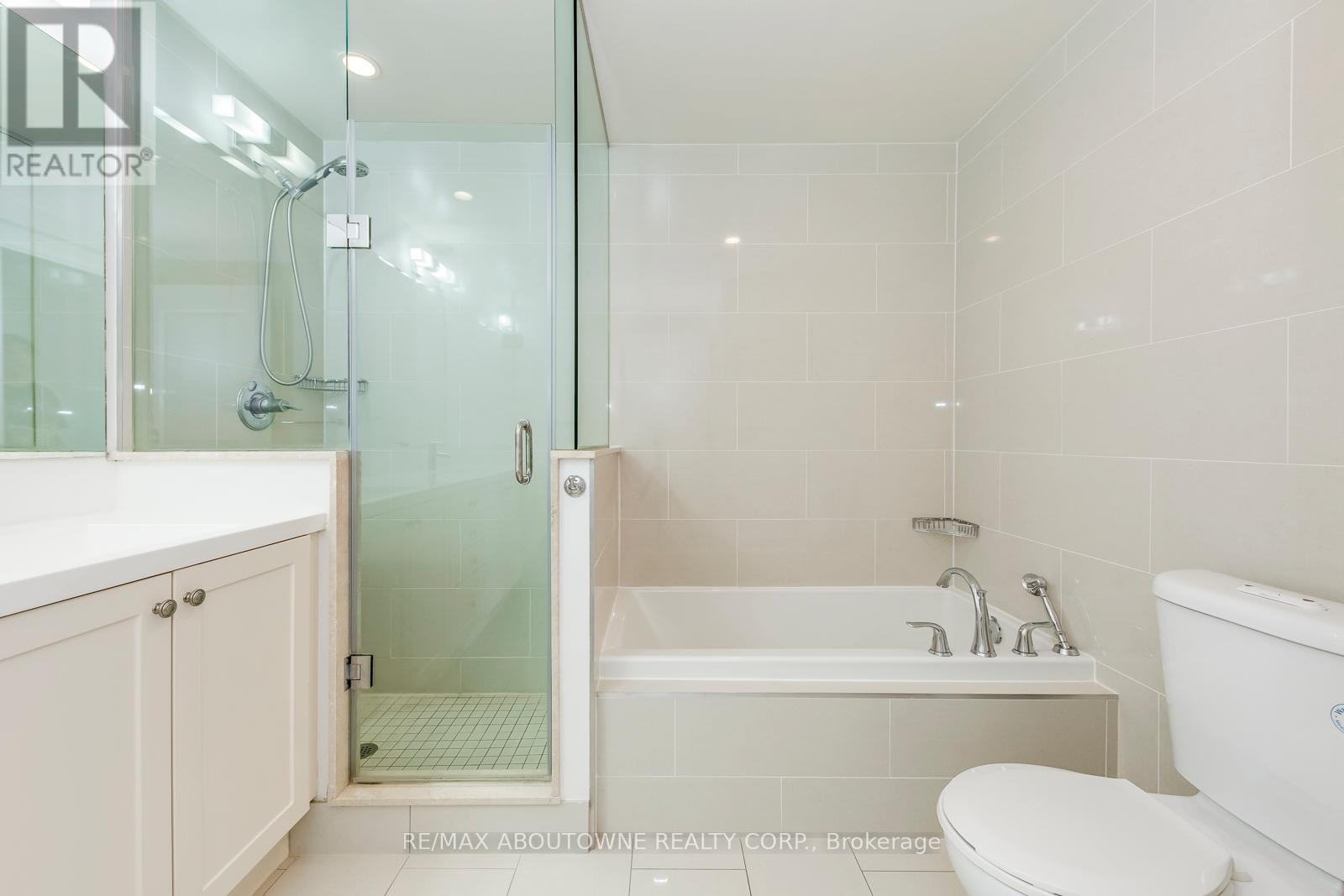 629 - 1 Old Mill Drive, Toronto, Ontario  M6S 0A1 - Photo 25 - W12138233