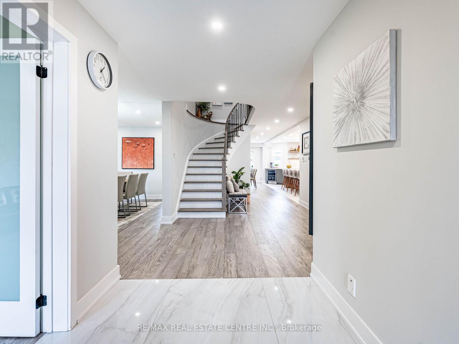 Property at 302 LEACOCK AVENUE image 4