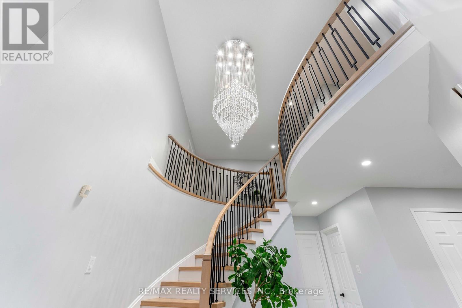 Property at 2511 PAULA COURT image 5