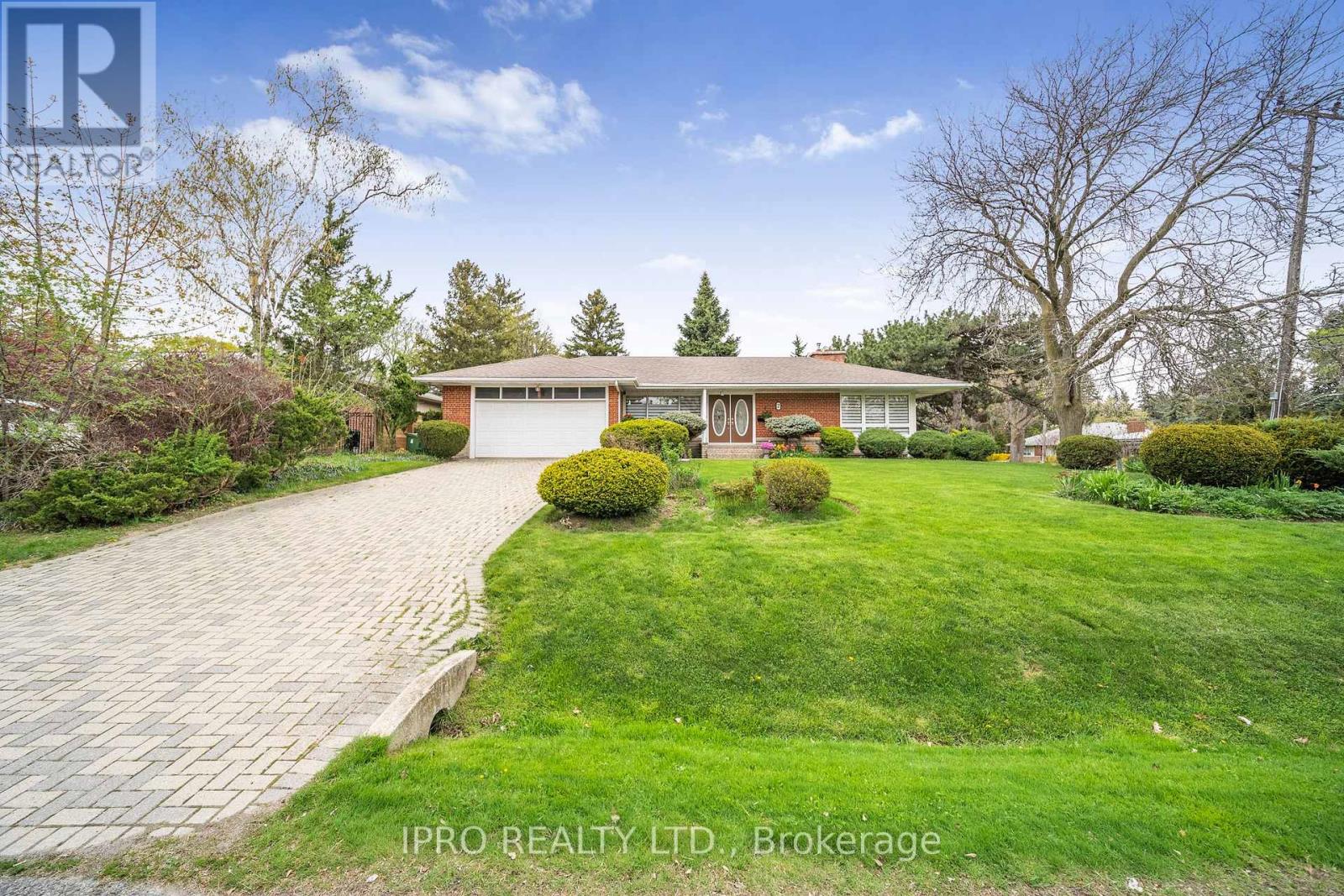 2 AYLESBURY ROAD, Toronto, Ontario