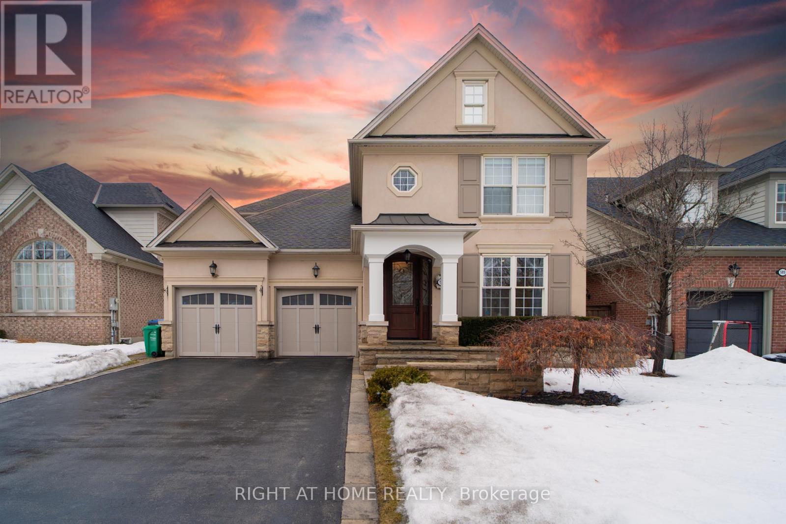 593 Renshaw Court, Mississauga, Ontario  L5H 4L7 - Photo 1 - W12138329