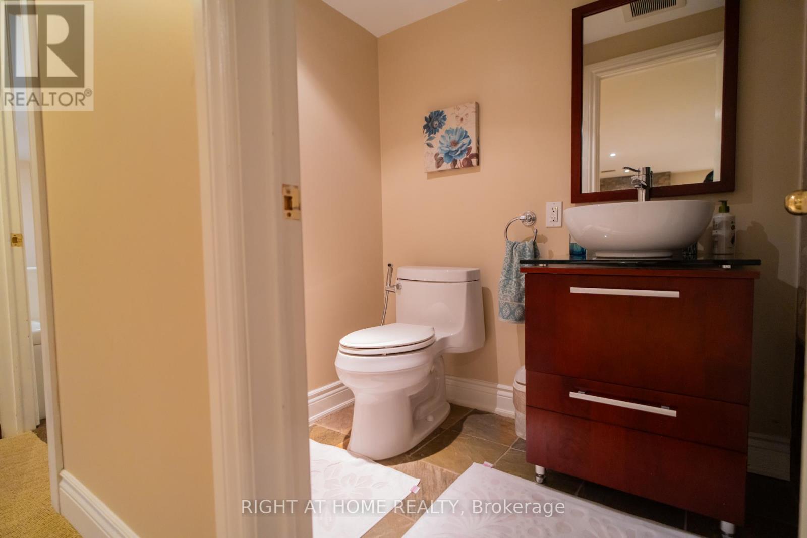 593 Renshaw Court, Mississauga, Ontario  L5H 4L7 - Photo 39 - W12138329