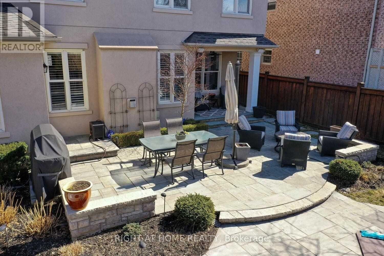 593 Renshaw Court, Mississauga, Ontario  L5H 4L7 - Photo 40 - W12138329