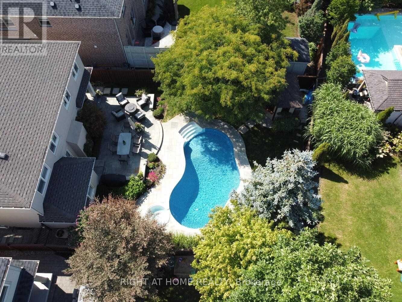 593 Renshaw Court, Mississauga, Ontario  L5H 4L7 - Photo 45 - W12138329