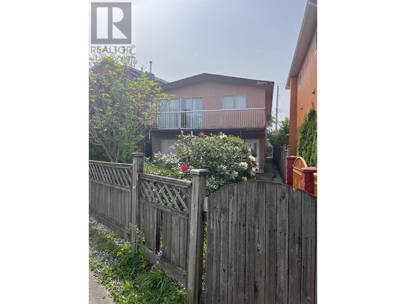 2976 School Avenue, Vancouver, British Columbia  V5R 5M5 - Photo 1 - R3000827