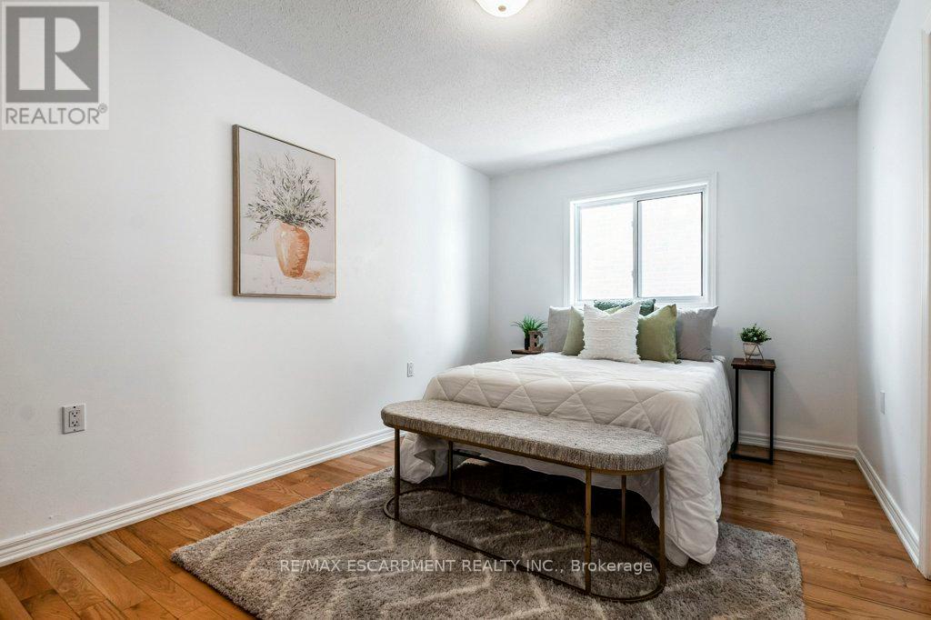 62 Spadara Drive, Hamilton, Ontario  L9B 2K3 - Photo 20 - X12138211