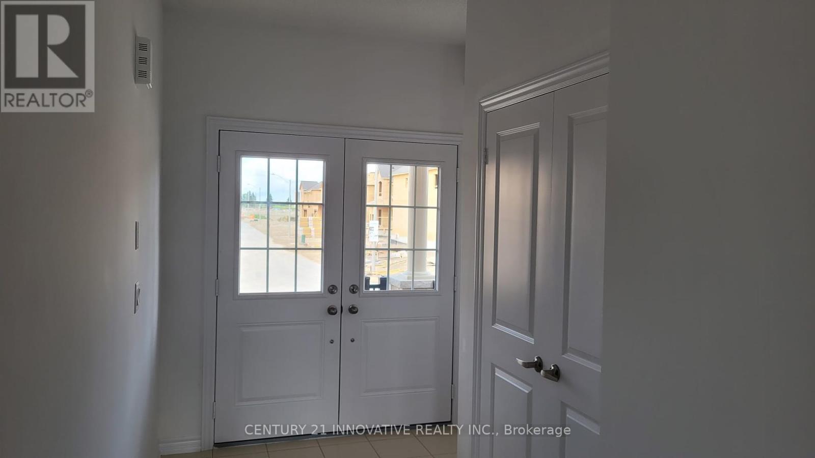 Property at 318 RUSSELL STREET image 5