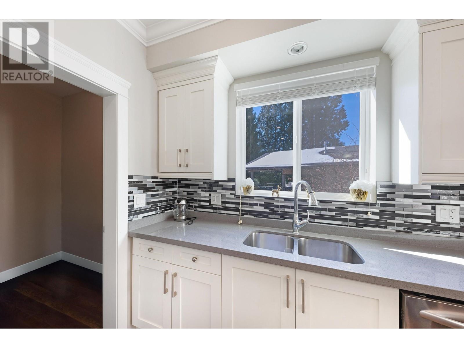 1308 Sadie Crescent, Coquitlam, British Columbia  V3B 7M9 - Photo 9 - R3000452