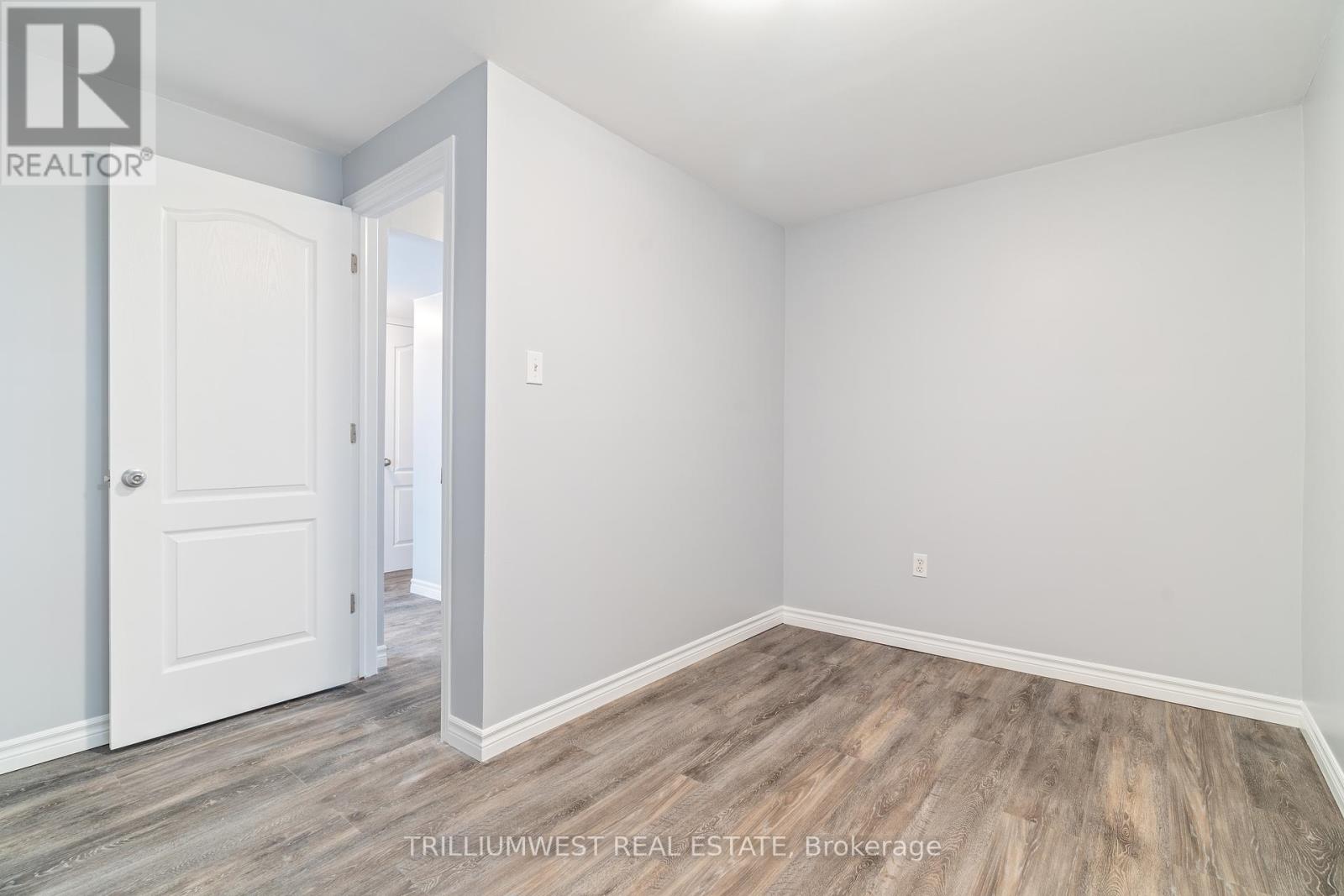 8 Sekura Place, Cambridge, Ontario  N1R 7G3 - Photo 18 - X12138328