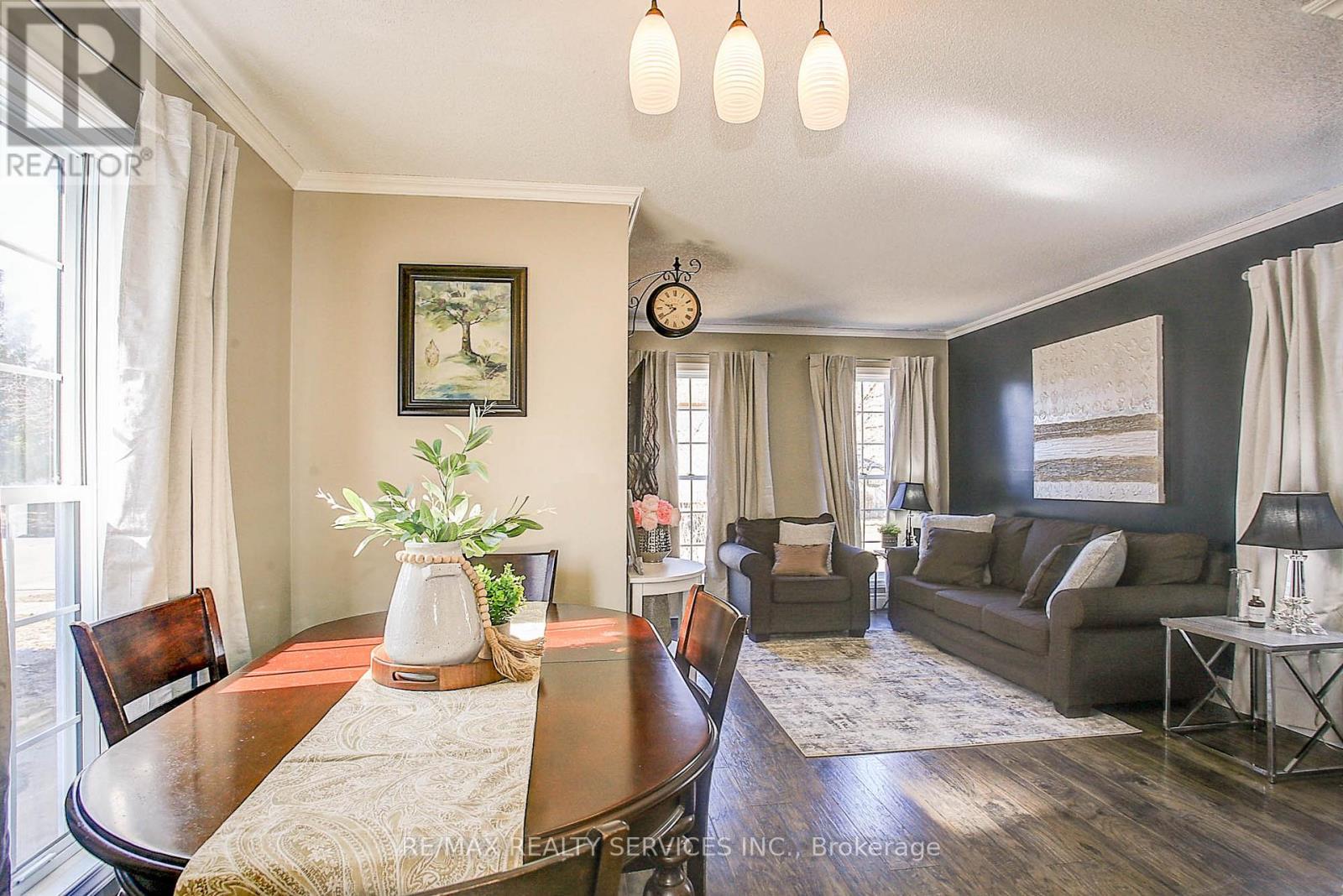 65 Wake Robin Drive, Kitchener, Ontario  N2E 3L4 - Photo 8 - X12138362