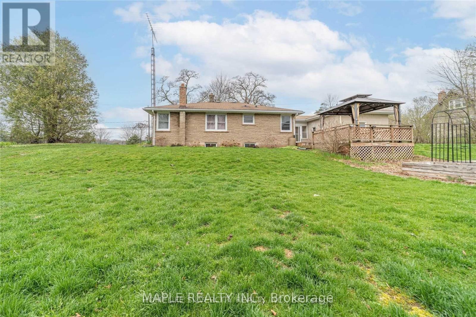 1101 Brantford Hwy Highway, North Dumfries, Ontario  N1R 5S6 - Photo 15 - X12138377