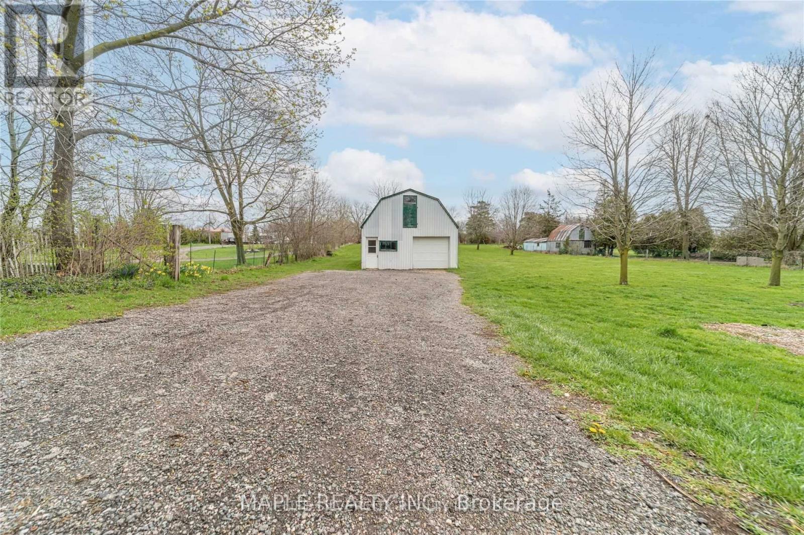1101 Brantford Hwy Highway, North Dumfries, Ontario  N1R 5S6 - Photo 17 - X12138377