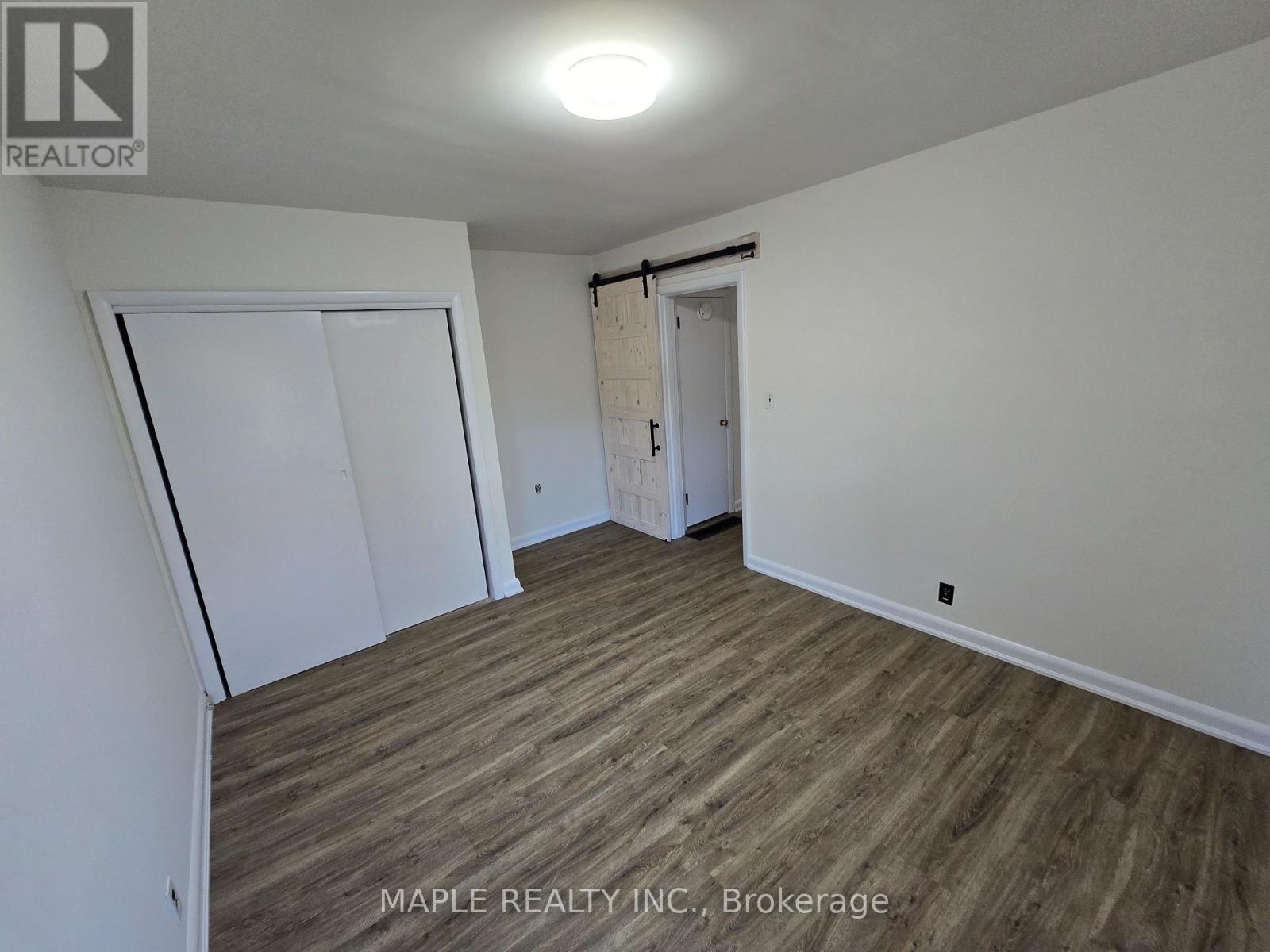 1101 Brantford Hwy Highway, North Dumfries, Ontario  N1R 5S6 - Photo 9 - X12138377