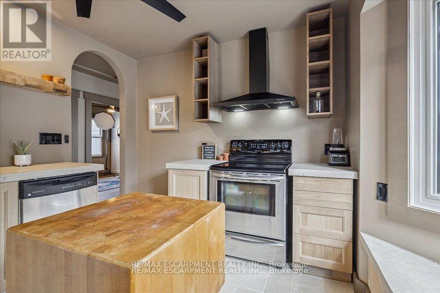 381 Maplewood Avenue, Fort Erie, Ontario  L0S 1B0 - Photo 17 - X12138378