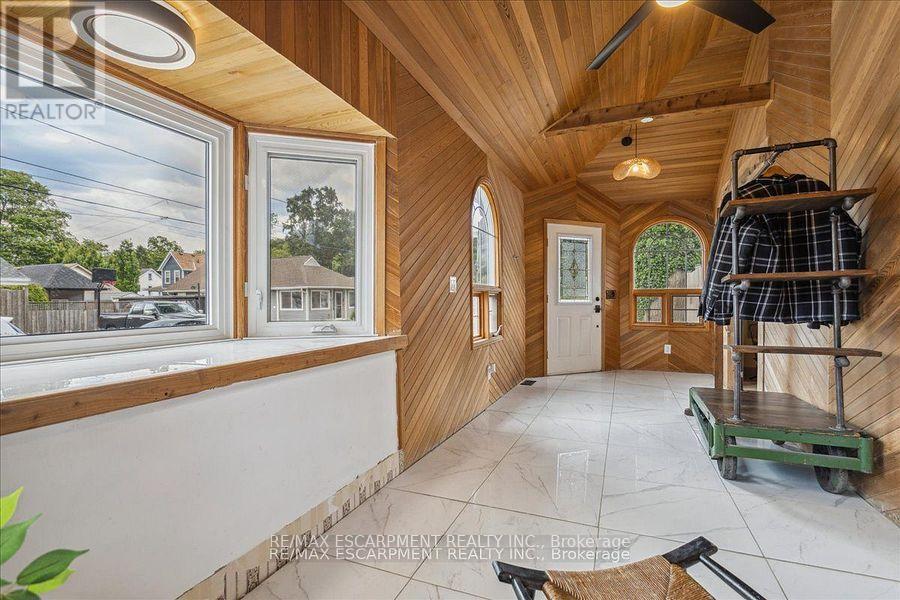 Property at 381 MAPLEWOOD AVENUE image 5