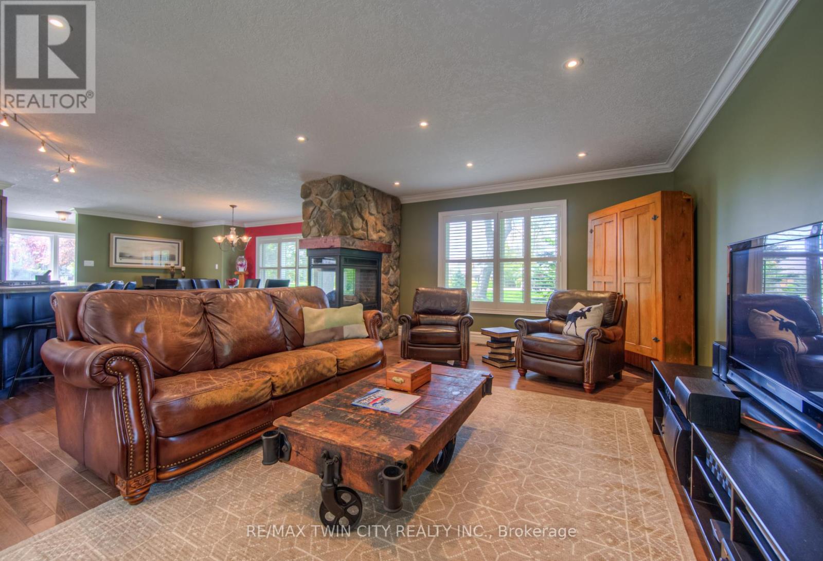 145 Riverbank Drive, Cambridge, Ontario  N3H 4R6 - Photo 5 - X12138394