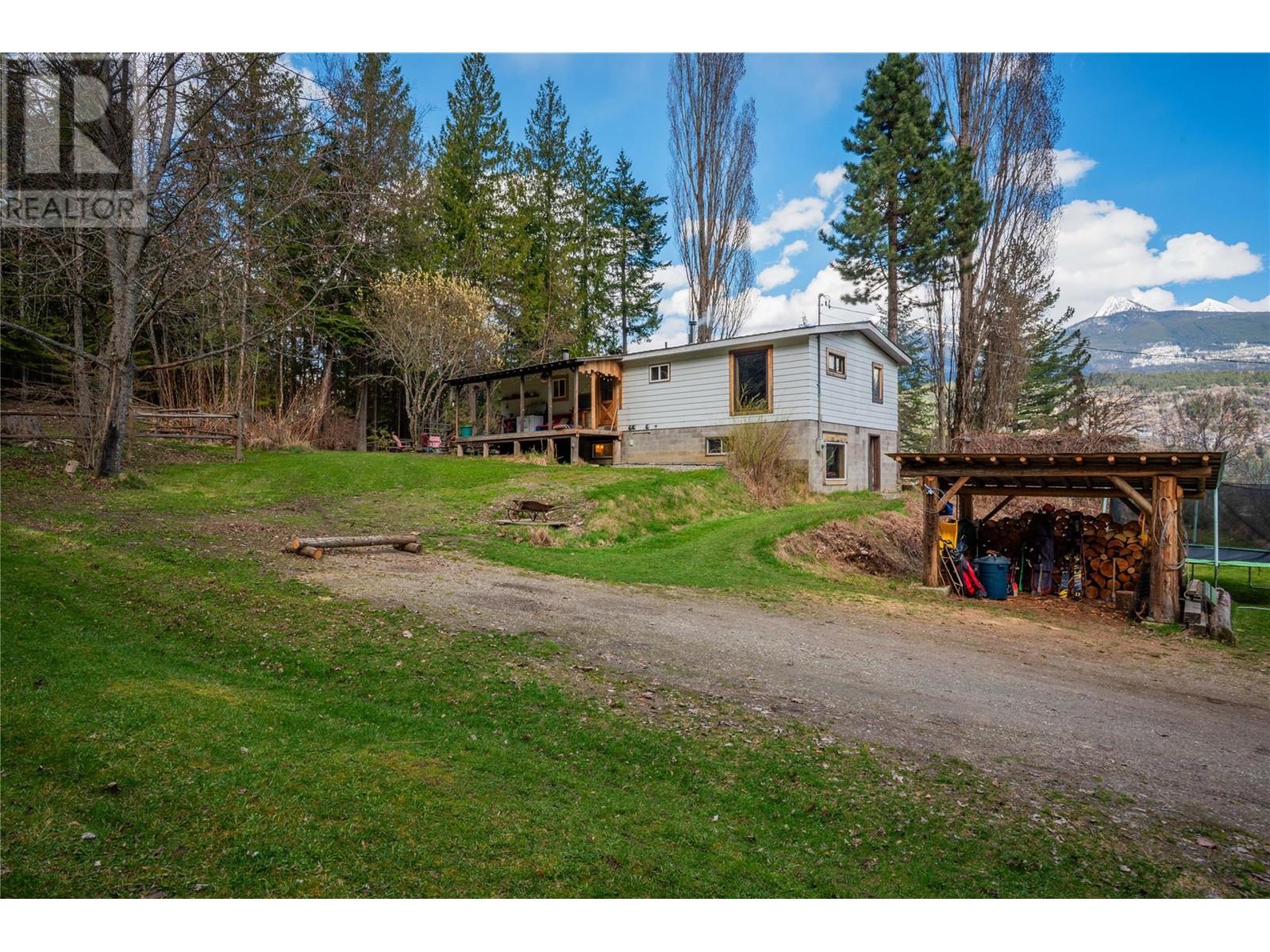 9351 31 Highway, Kaslo, British Columbia  V0G 1M0 - Photo 9 - 10344223