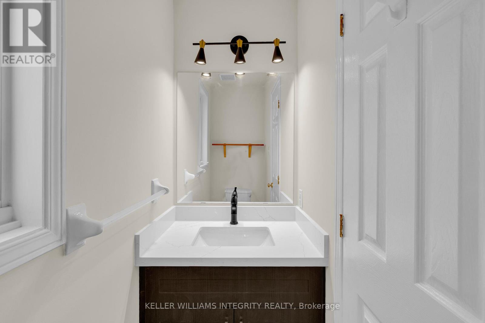Property at 11 SAN REMO PRIVATE image 3