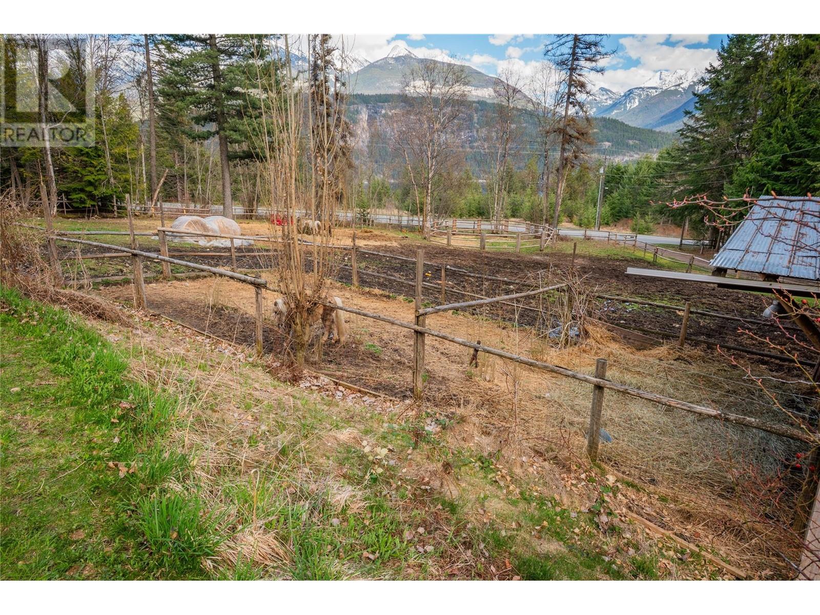 9351 31 Highway, Kaslo, British Columbia  V0G 1M0 - Photo 57 - 10344223