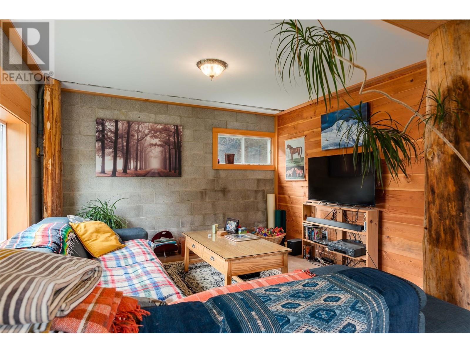 9351 31 Highway, Kaslo, British Columbia  V0G 1M0 - Photo 14 - 10344223