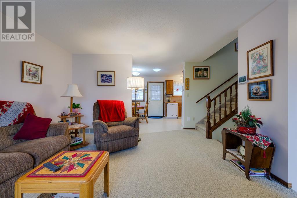 42 Dunlop Street, Red Deer, Alberta  T4R 2G7 - Photo 6 - A2207272