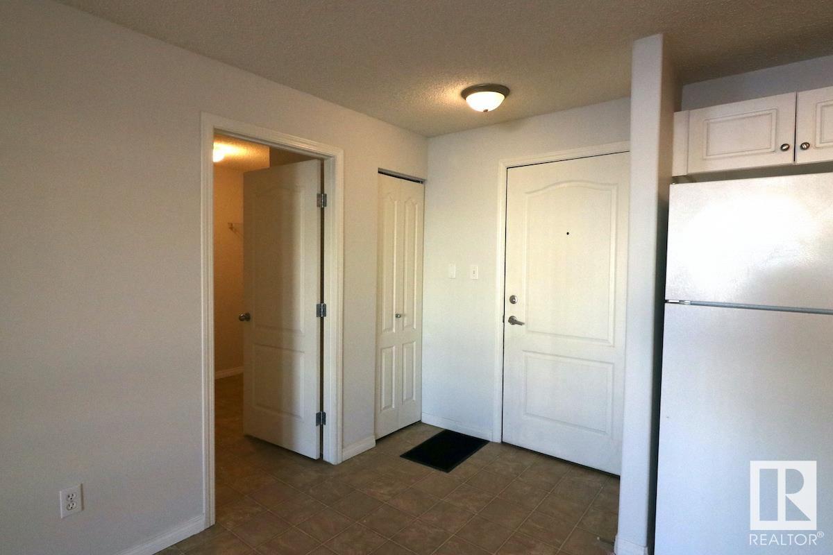 Property at #1211 330 CLAREVIEW STATION DR NW image 2