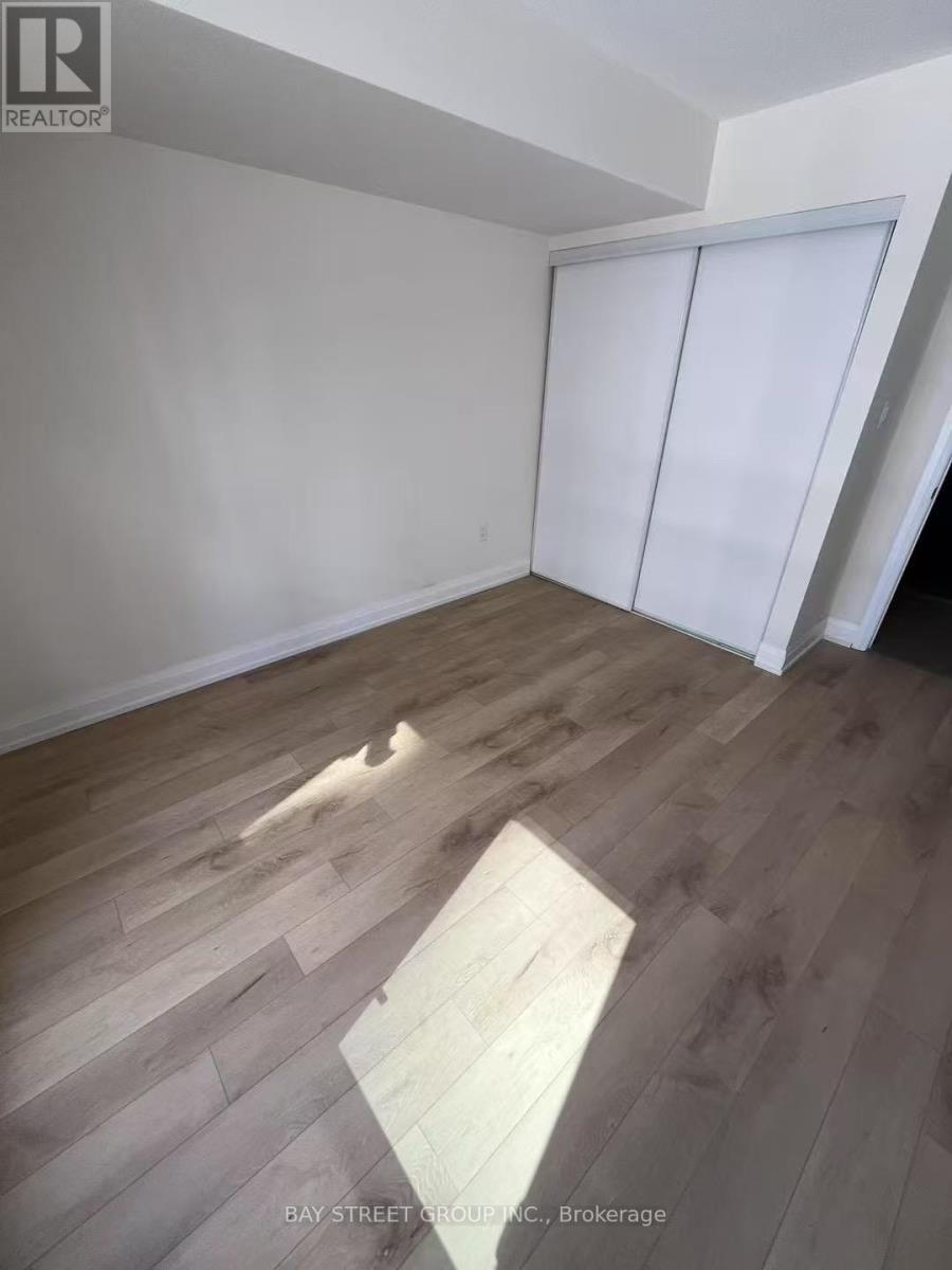 Th2 - 4050 Parkside Village Drive, Mississauga, Ontario  L5B 0K2 - Photo 6 - W12107368