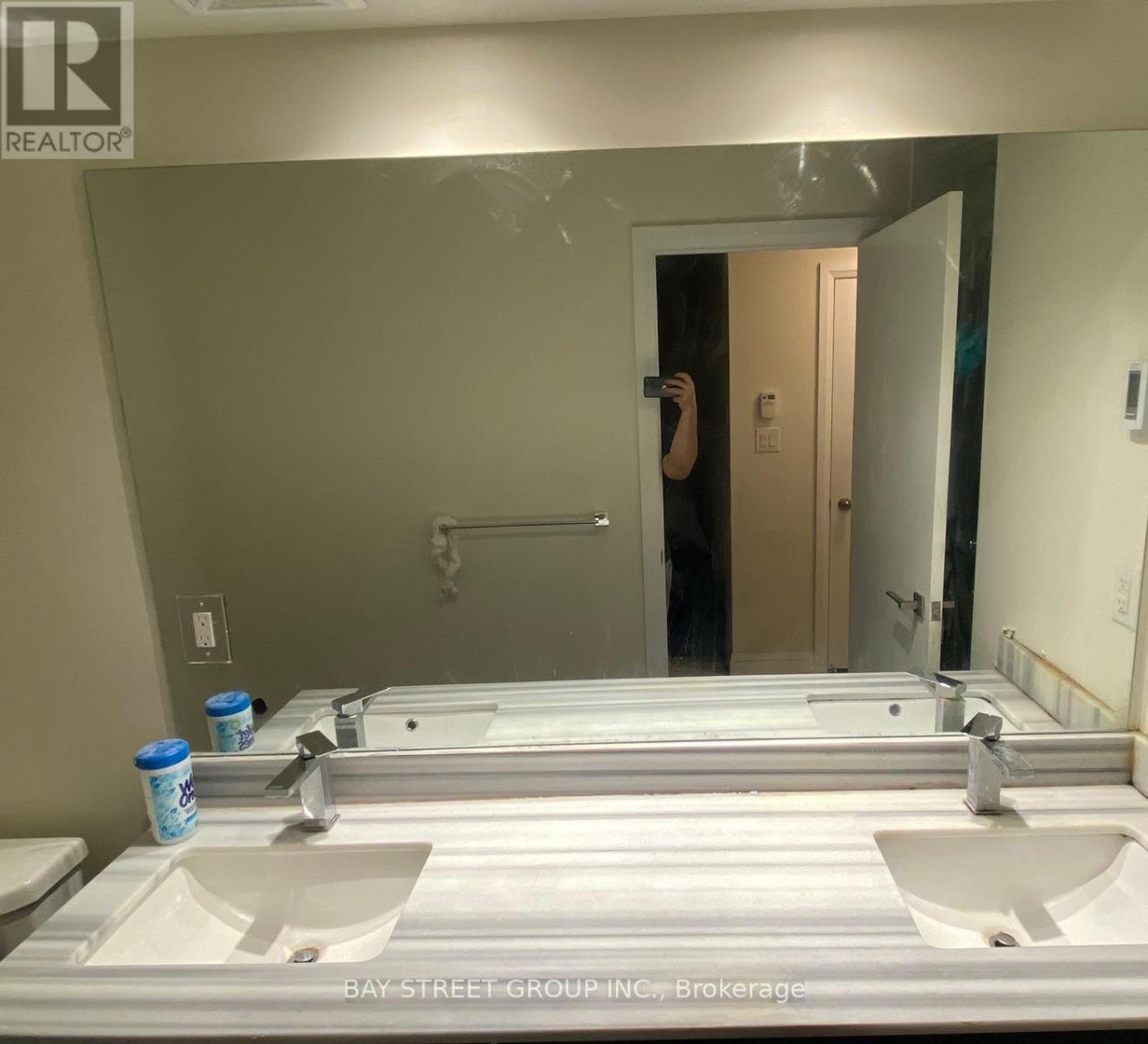 Th2 - 4050 Parkside Village Drive, Mississauga, Ontario  L5B 0K2 - Photo 13 - W12107368