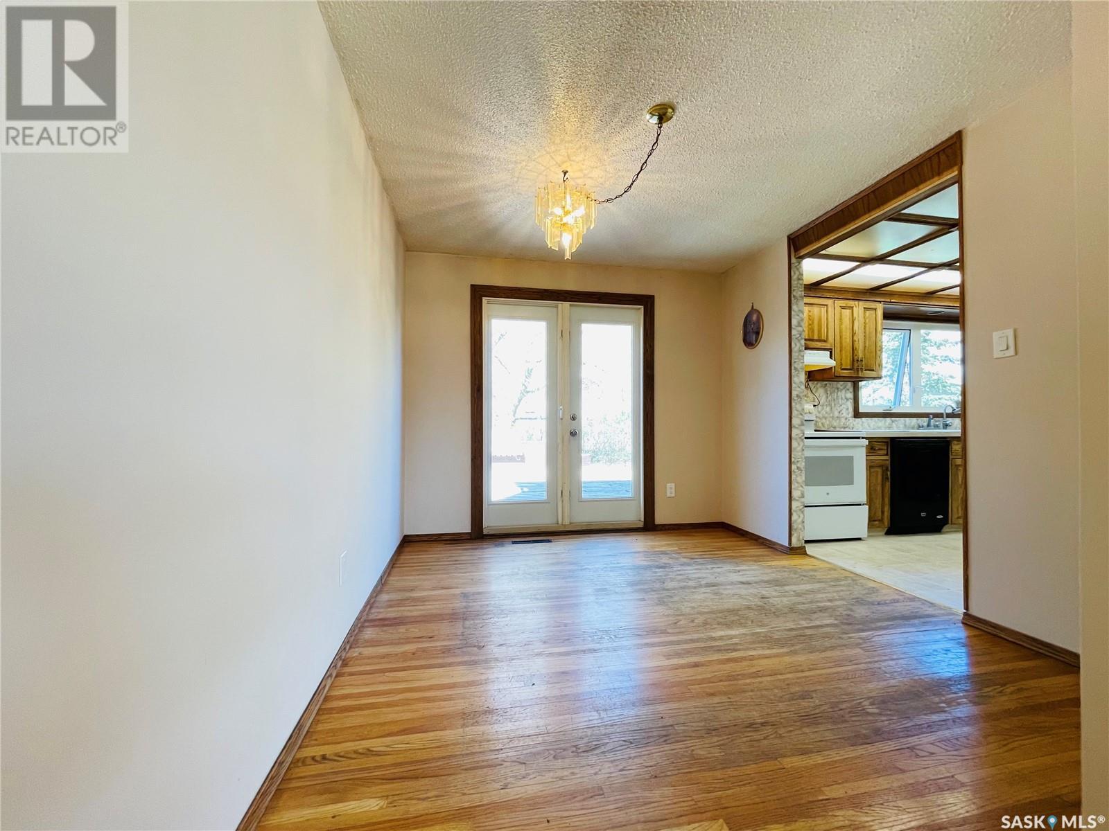 4306 Castle Road, Regina, Saskatchewan  S4S 4W3 - Photo 7 - SK004965