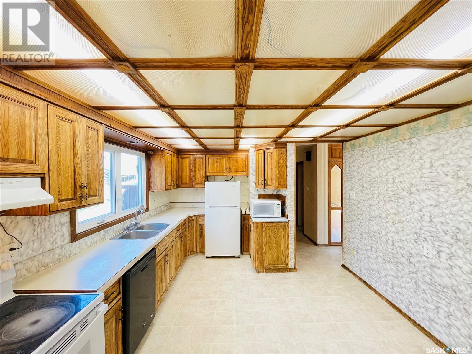 4306 Castle Road, Regina, Saskatchewan  S4S 4W3 - Photo 9 - SK004965