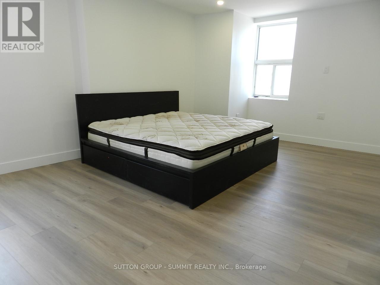203 - 577 Gerrard Street E, Toronto, Ontario  M4M 2G9 - Photo 4 - E12138105