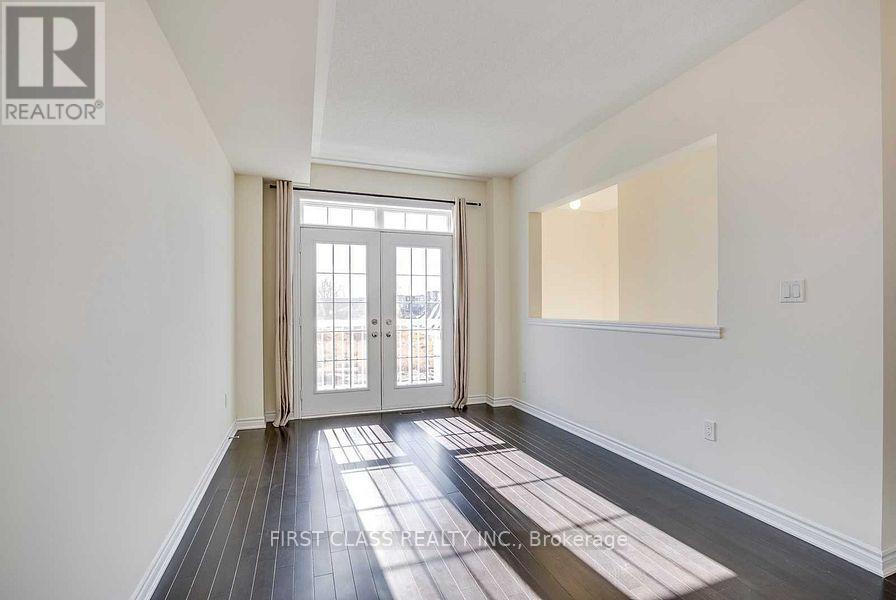 126 Farooq Boulevard, Vaughan, Ontario  L4L 1A6 - Photo 3 - N11951486
