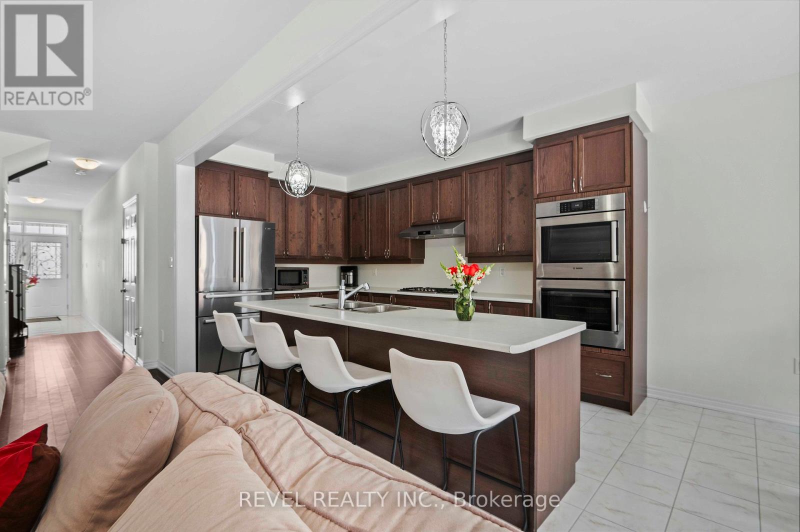 212 Barnett Drive, Shelburne, Ontario  L9V 3X1 - Photo 14 - X12073731