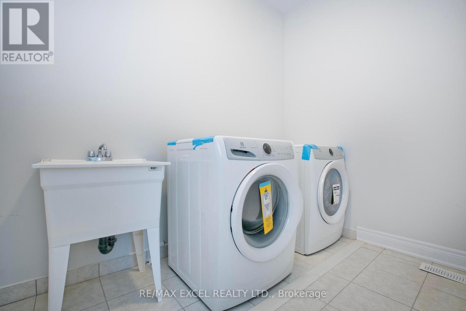 4 Yarl Drive, Markham, Ontario  L3S 0G3 - Photo 41 - N12138260