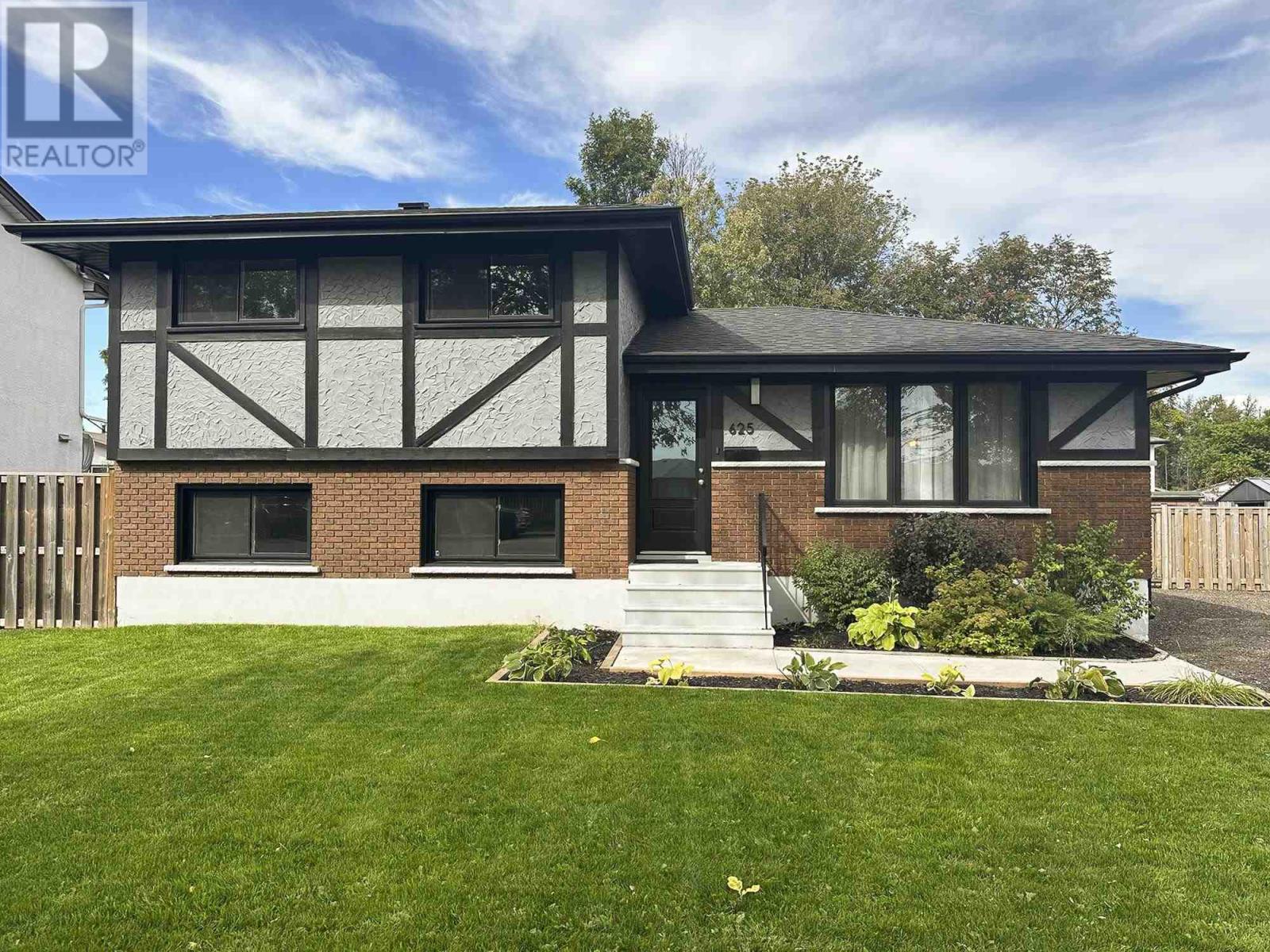 625 Redwood AVE, Thunder Bay, Ontario