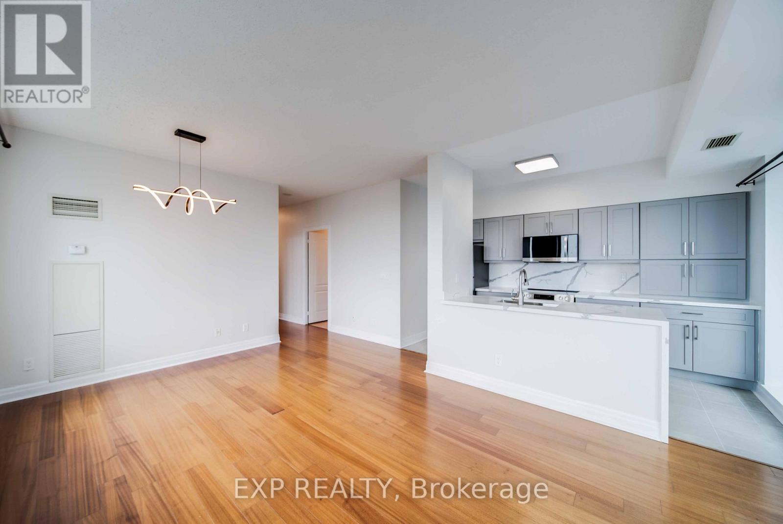 1003 - 2119 Lakeshore Boulevard W, Toronto, Ontario  M8V 7A1 - Photo 6 - W12138586