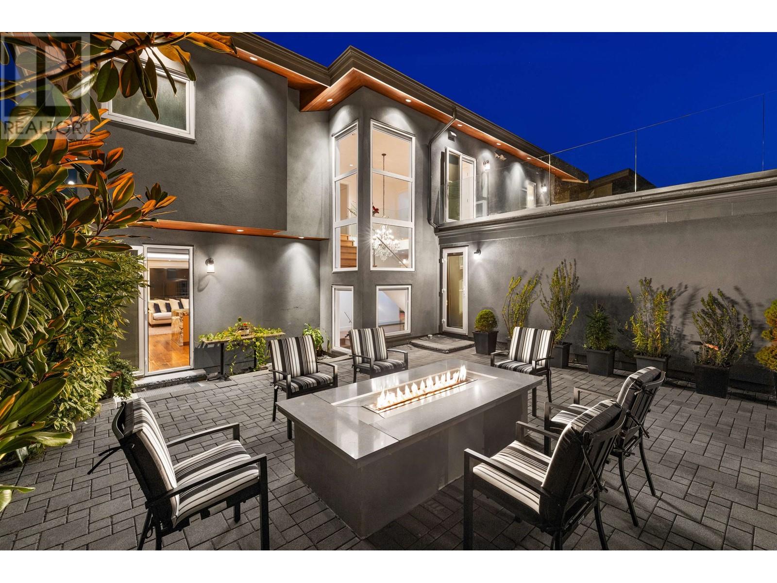 Property at 2449 KINGS AVENUE image 5