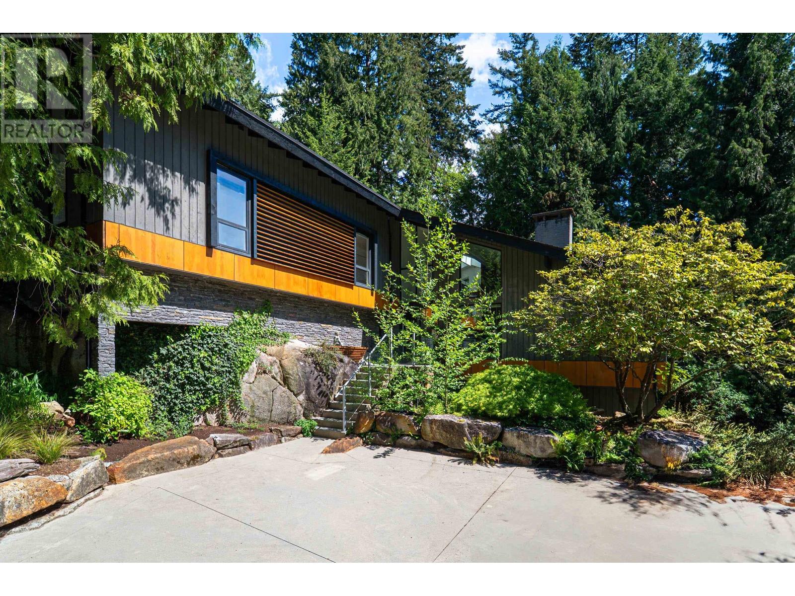 3985 Bayridge Avenue, West Vancouver, British Columbia  V7V 3J6 - Photo 1 - R3000948