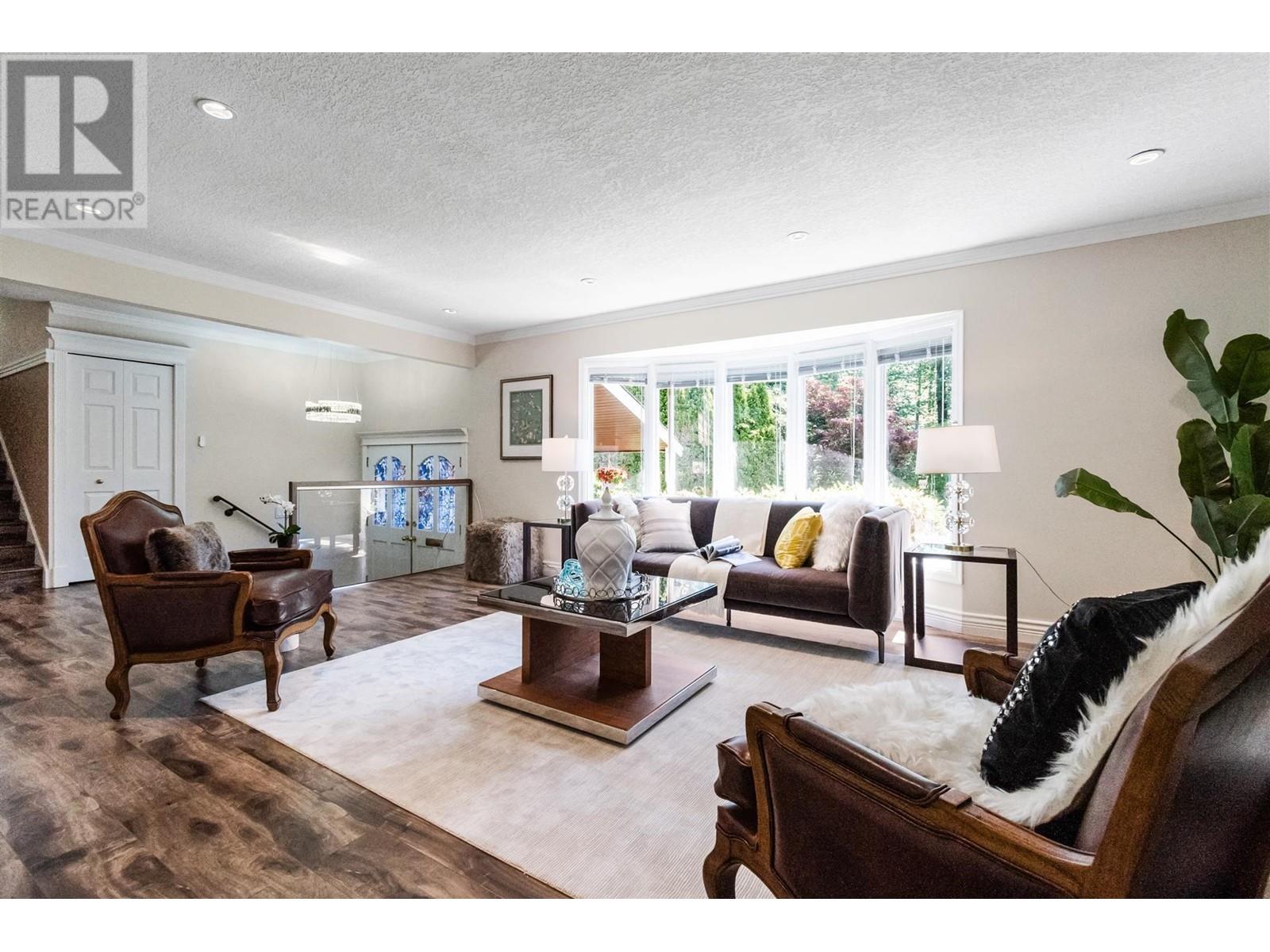 2453 Phillips Place, Burnaby, British Columbia  V5A 2W1 - Photo 2 - R3000952