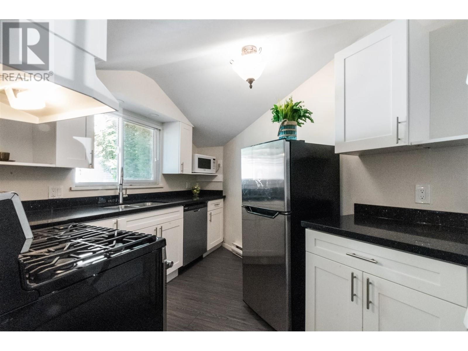 2453 Phillips Place, Burnaby, British Columbia  V5A 2W1 - Photo 21 - R3000952